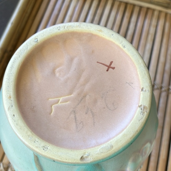 Weller Wild Rose Vase Vintage Pottery Collectable 1930's muted colors - Picture 9 of 12